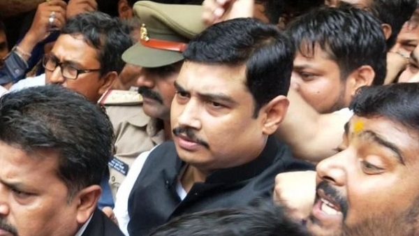 नहीं ले पाएंगे अभी शपथ, कोर्ट ने खारिज की याचिका