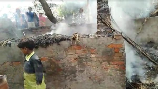 ग्रामीणों ने पुलिस पर लगाया आरोप ग्रामीणों ने पुलिस पर लगाया आरोप