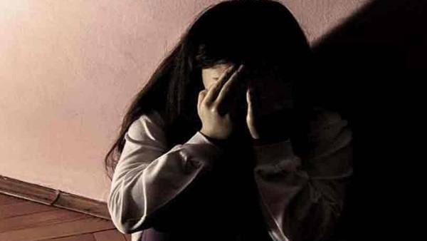 कार रास्ते में रोकर किया रेप