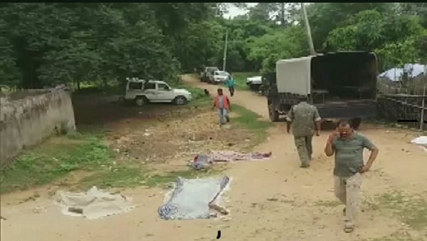 महिला सहित चार लोगों की हत्या