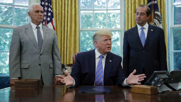 सिर्फ आलोचना ब्‍लॉकिंग की वजह नहीं 