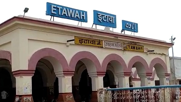 छूट गई ट्रेन, बस से गए बाबा