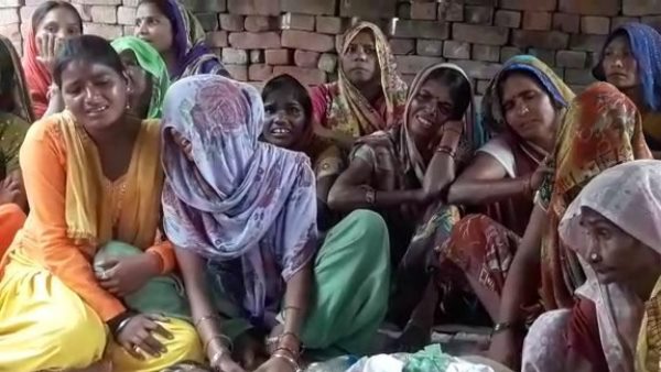 सांप के काटने से हुई थी मौत सांप के काटने से हुई थी मौत