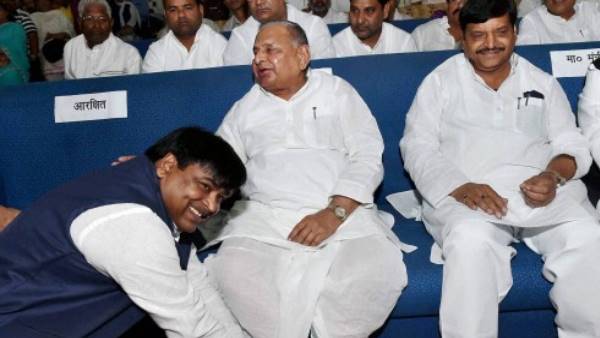 समय पर उपस्थित हों दोनों पक्षों के वकील