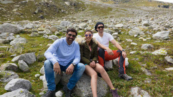 प्रतिनिधि को लेकर भी हो चुका है विवाद