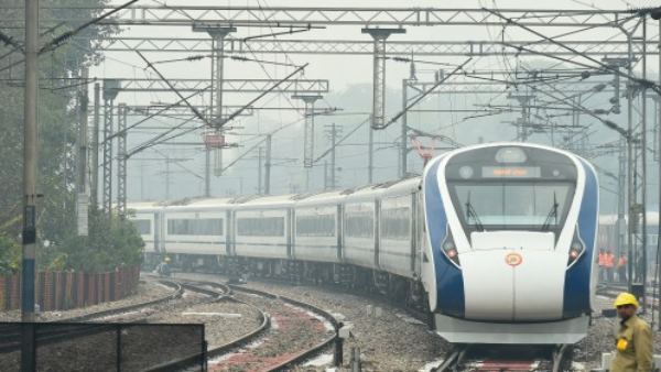 इन सुविधाओं से लैस है ट्रेन