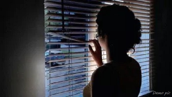 मारकर लटकाने के बाद खुद नींद की गोली खाकर बेहोश हो गई