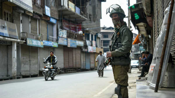 शाह फैसल ने कुछ बड़ा होने का अंदेशा जताया था