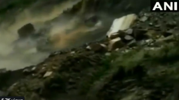 वैष्‍णो देवी का रास्‍ता भी बंद 