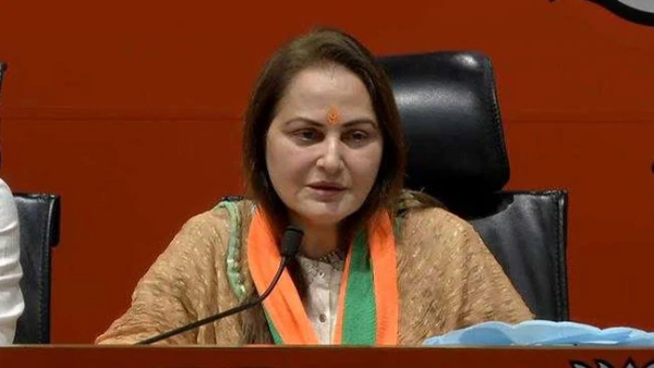 'सांसद हो या रोडसाइड रोमियो'