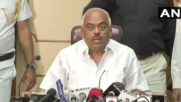 स्पीकर मनमाने ढंग से अयोग्य घोषित करना चाहते हैं- रोहतगी