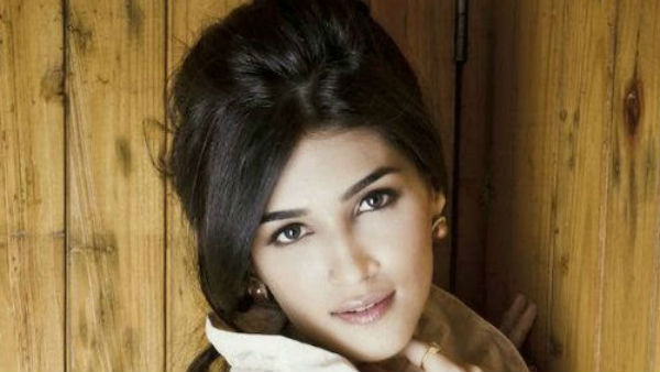 भारी बारिश के चलते कृति सेनन भी परेशान