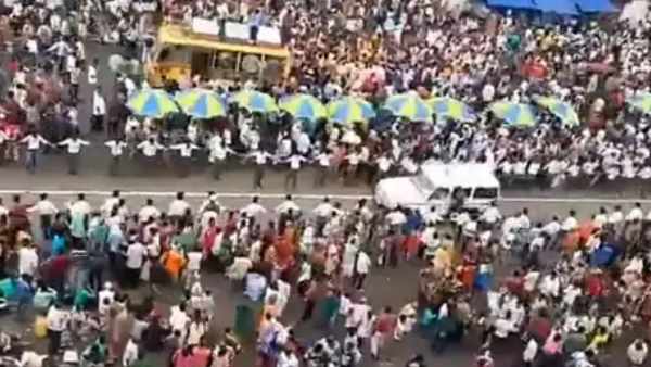 सोशल मीडिया पर तारीफ