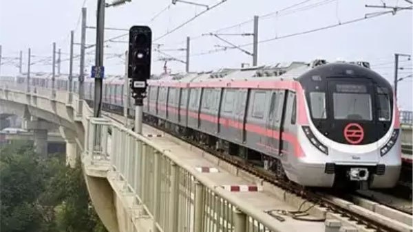 एक बार में 300 यात्री कर सकेंगे सफर एक बार में 300 यात्री कर सकेंगे सफर