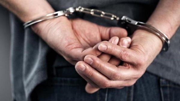 तीन विधायकों से पैसा लेकर फरार था