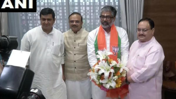 अखिलेश के बेहद करीबी रहे हैं अखिलेश के बेहद करीबी रहे हैं