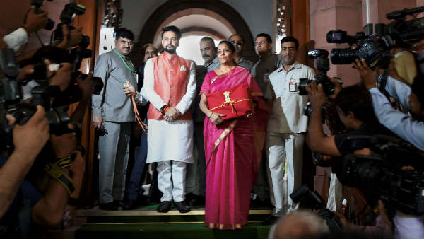 अमीरों पर सरचार्ज से निवेशकों पर बुरा असर