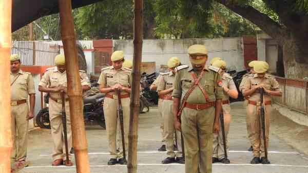 दुर्घटना में दो की वहीं हो गई मौत 