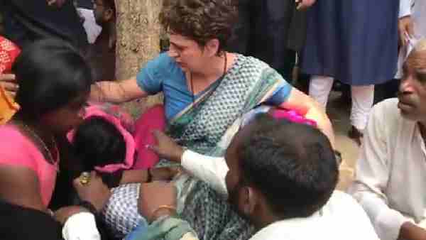 योगी आदित्यनाथ, प्रियंका गांधी मिले