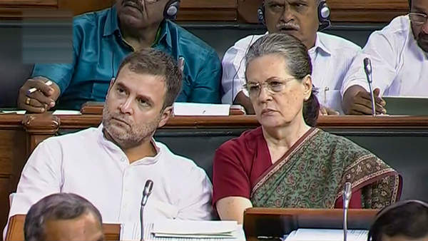 पहली पंक्ति की सीट से हटेंगे राहुल 
