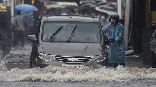 धूल भरी आंधी और हल्की बारिश की आशंका 