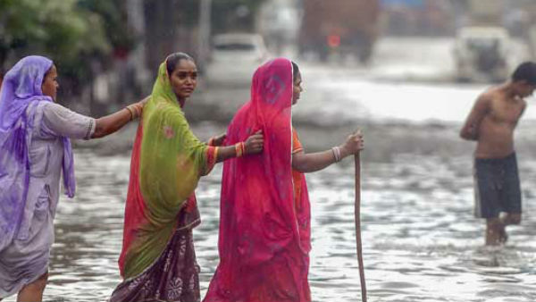 मलाड में दीवार गिरने से 18 लोगों की मौत 