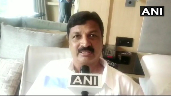 रमेश झारकीहोली (59), कांग्रेस, गोकक, बेलगावी