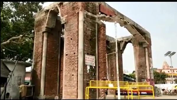 यह थी सपा सरकार की घोषणा