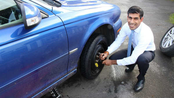 मां डॉक्टर और पिता की केमिस्ट शॉप मां डॉक्टर और पिता की केमिस्ट शॉप