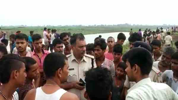 ओवरलोड थी नाव