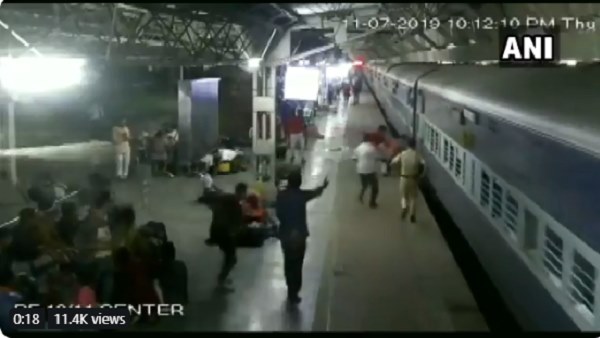  Watch video: RPF jawan saved woman at Ahmedabad railway station 