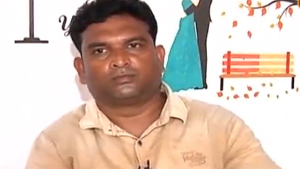 बाल कटाने के दौरान मूंछ कटने पर नाराज हुआ शख्स बाल कटाने के दौरान मूंछ कटने पर नाराज हुआ शख्स