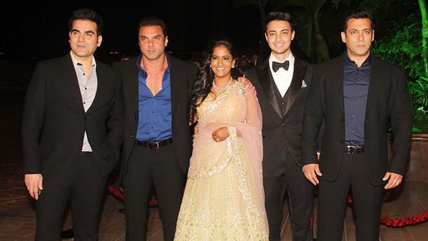 2014 में की थी अर्पिता-आयुष ने शादी