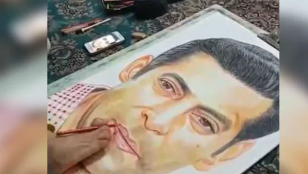  सलमान खान के दिव्यांग फैन ने पांव से बनाई उनकी तस्वी