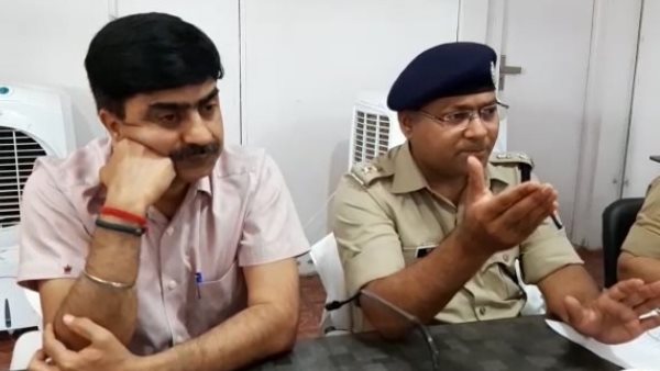 जेल भेजे गए 11 लोग जेल भेजे गए 11 लोग