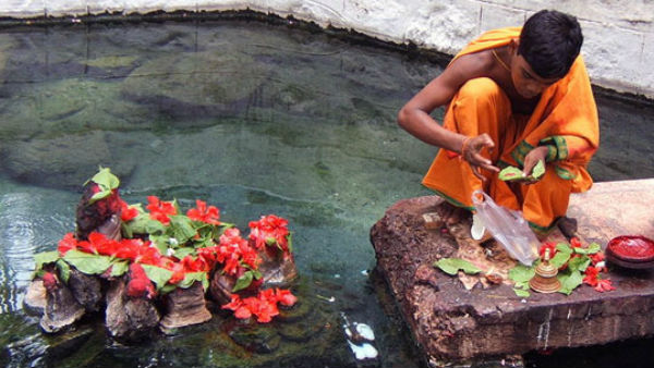 शिव की इस तरह से करें पूजा शिव की इस तरह से करें पूजा