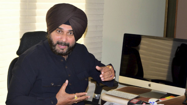 सिद्धू के घर सन्नाटा 