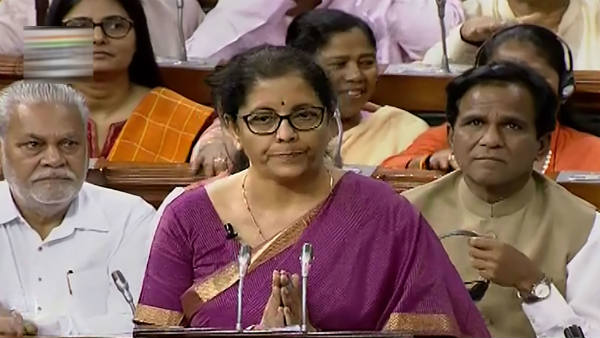 2022 तक हर ग्रामीण परिवार को बिजली और गैस