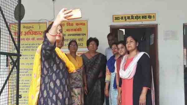 पोस्ट नहीं करने पर कटेगी सैलरी