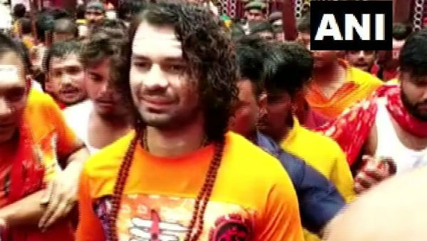 तेज प्रताप यादव को देखने के लिए बेताब दिखे लोग 