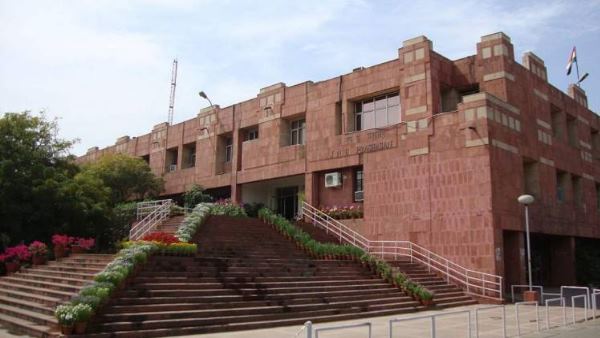 'हालातों के चलते सपना रह गया कॉलेज जाना'