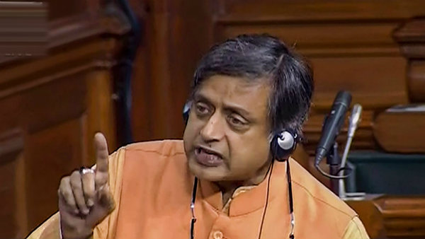 भारतीय गौरव का रंग है 'भगवा'- थरूर भारतीय गौरव का रंग है 'भगवा'- थरूर
