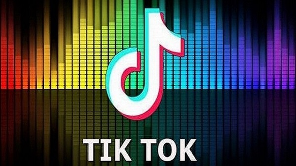 टिक-टॉक के जरिए पति तक पहुंची महिला