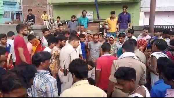 daughter died on the spot after peepal tree fell on her