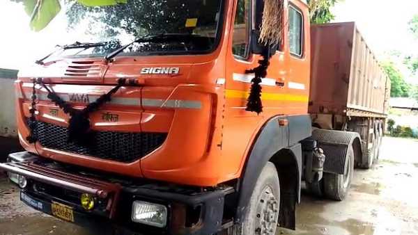 पुलिस ने पकड़ा दूसरा ट्रक