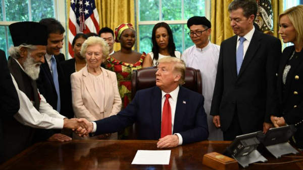 अल्लाह ट्रंप को लंबी उम्र दे अल्लाह ट्रंप को लंबी उम्र दे