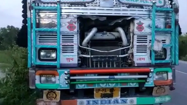 ट्रक की नंबर प्लेट पर पुती थी कालिख