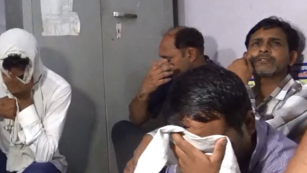 अचानक कार्रवाई से इलाके में हड़कंप मच गया अचानक कार्रवाई से इलाके में हड़कंप मच गया