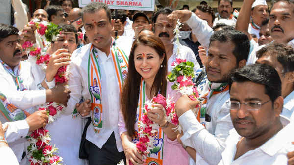 देवड़ा ने दिया है इस्तीफा देवड़ा ने दिया है इस्तीफा