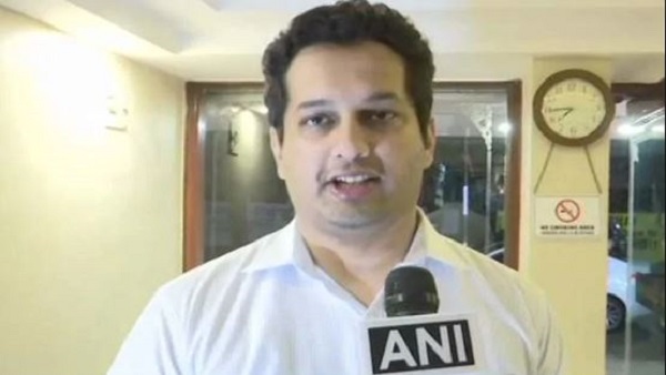 दलबदलुओं को मलाई और निष्ठावन को उपदेश दलबदलुओं को मलाई और निष्ठावन को उपदेश